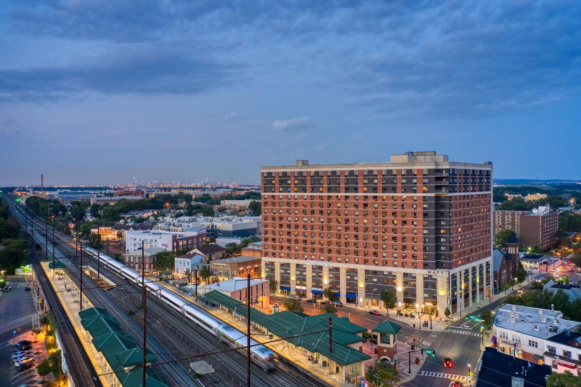 Watt Hotel Tapestry Collection By Hilton Rahway Exterior foto